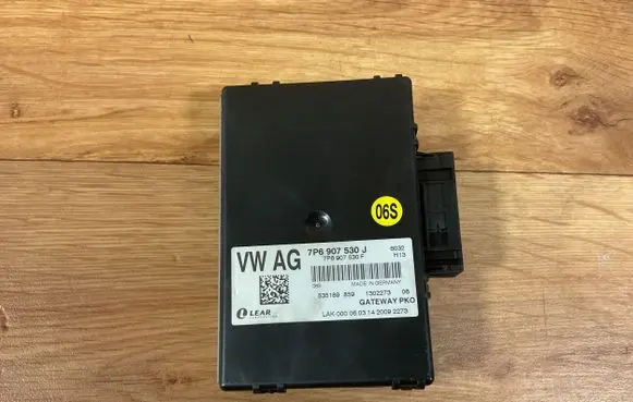 Volkswagen Touareg II Gateway control module 7P6907530J 7P6907530F 535189859