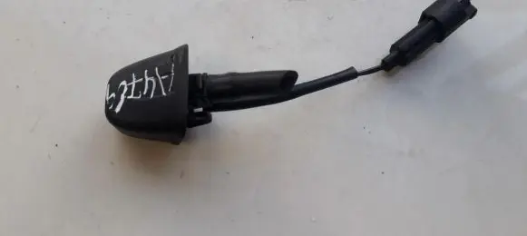 BMW 3 E90 E91 Windshield washer spray nozzle 