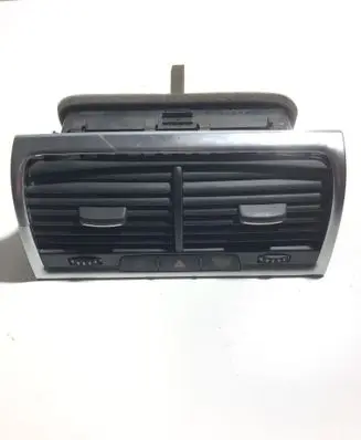 Audi Q7 4L Dash center air vent grill 4L0820951