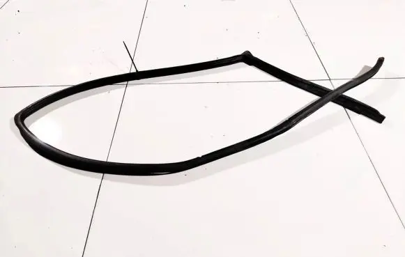 Mitsubishi Pajero Sport I Rubber seal front coupe door 