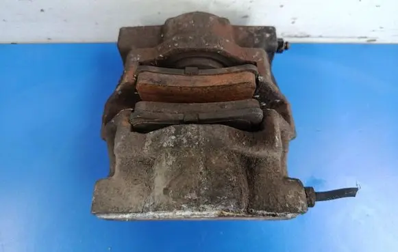 Rear brake caliper