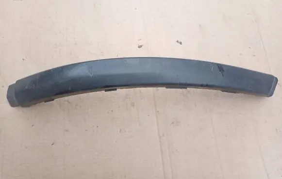 Ford Mondeo Mk III Front bumper splitter molding 1S7117C773AD