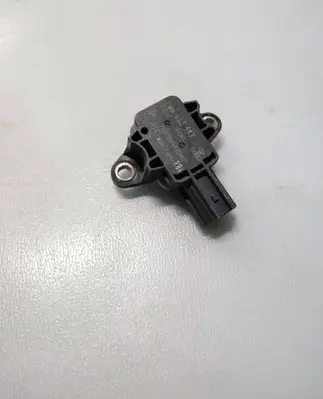 Volkswagen Eos Airbag deployment crash/impact sensor 1Q0955557 260207 020217