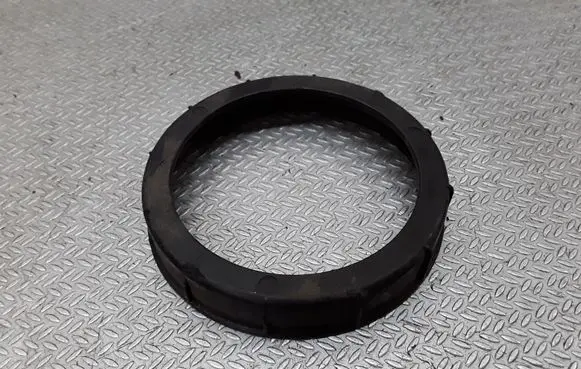Toyota Avensis T250 In tank fuel pump screw locking ring/nut 