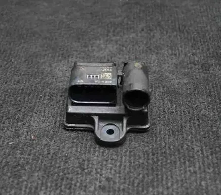 Mercedes-Benz E W212 Glow plug pre-heat relay 0522120204