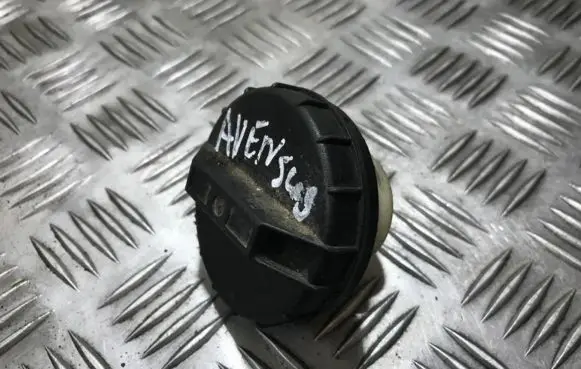 Toyota Avensis T220 Fuel tank filler cap 