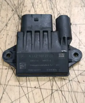 Glow plug pre-heat relay