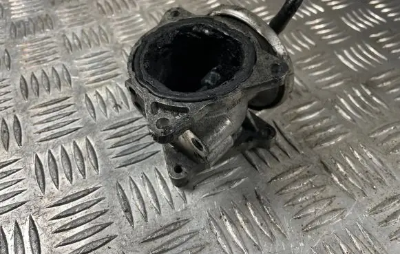Audi A3 S3 8P EGR valve 038129637d