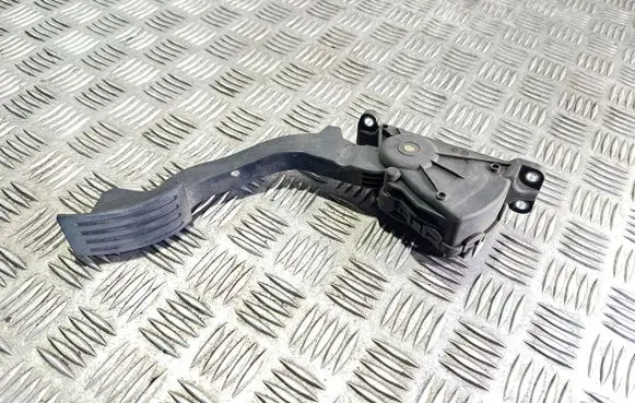 Ford C-MAX I Accelerator throttle pedal 3M519F836AF 6PV00864110