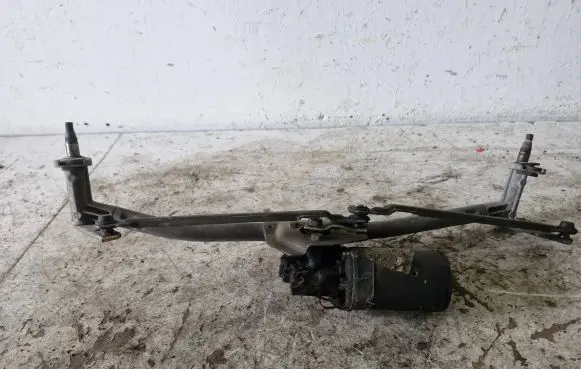 Audi A3 S3 8L Front wiper linkage and motor