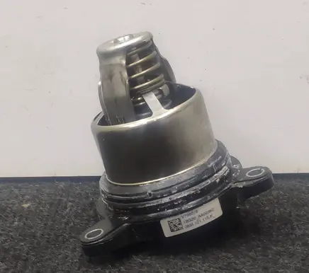 Audi Q7 4M Thermostat/thermostat housing 06M121115K