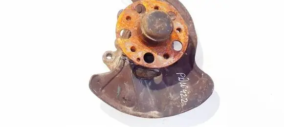 Mercedes-Benz C W203 Front wheel hub