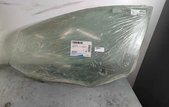 Volvo XC60 Front door window glass four-door 43r00348