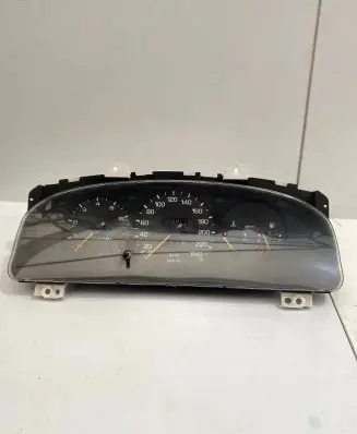 Mazda 626 Speedometer (instrument cluster) GC5JC PLJ620001A