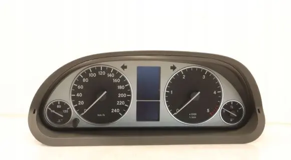 Mercedes-Benz B W245 Clock 