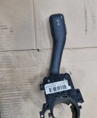 Volkswagen Polo III 6N 6N2 6NF Wiper turn signal indicator stalk/switch 8L0953513G