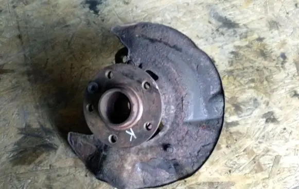Volkswagen Transporter - Caravelle T5 Front wheel hub spindle knuckle