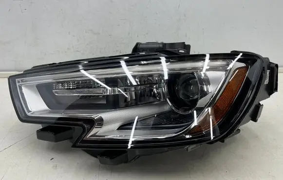Audi A3 S3 8V Headlight/headlamp 8V0941005G