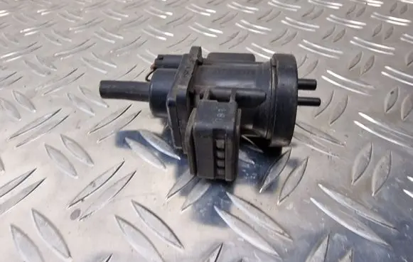 Mercedes-Benz A W168 Turbo solenoid valve A0005450427