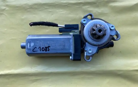 Mercedes-Benz C AMG W204 Seat adjustment motor 0390203001