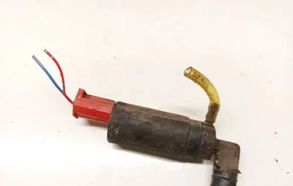 Toyota Avensis T250 Windscreen/windshield washer pump 2220078
