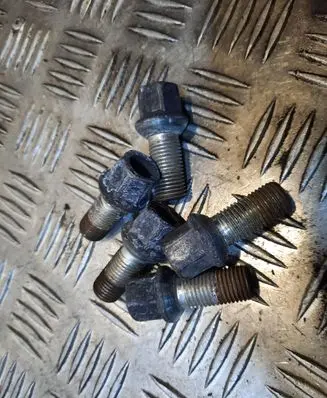 Audi A4 Allroad Nuts/bolts 