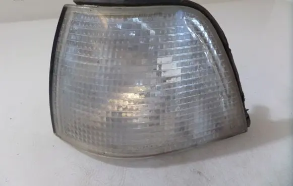 BMW 3 E36 Front reflector 183272B