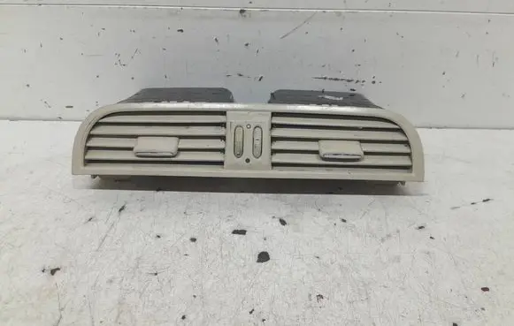 Fiat 500 Dash center air vent grill 226599 226600