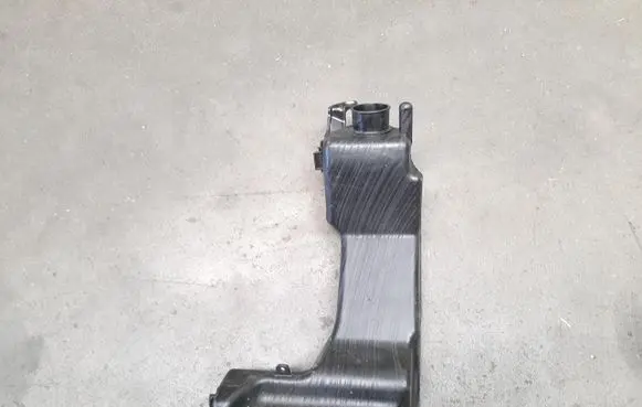 Windshield washer fluid reservoir/tank