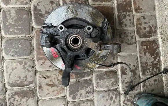 Fiat Bravo Front wheel hub F2412B128