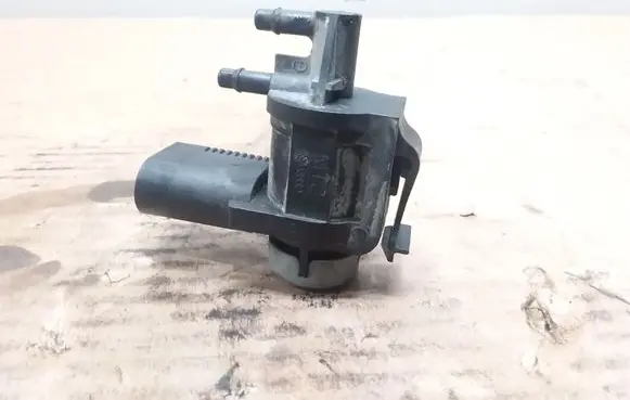 Volkswagen Caddy Vacuum valve 1K0906283A
