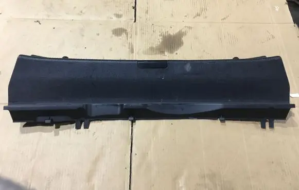 Trunk/boot sill cover protection