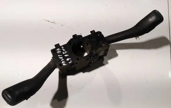 Volkswagen Golf IV Indicator stalk 8L0953513