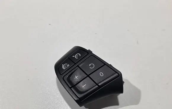 Volvo S60 Steering wheel buttons/switches 31334457