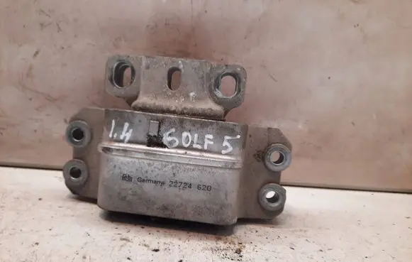Volkswagen Golf V Engine mount bracket 22724620