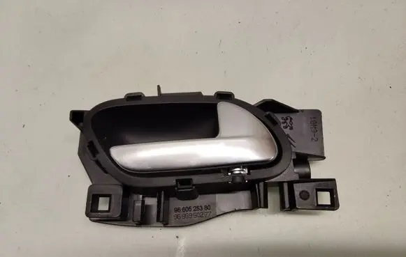 Rear door interior handle