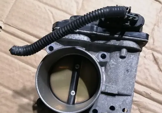 Volvo S60 Throttle valve 30711551
