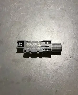 Audi A8 S8 D3 4E Airbag deployment crash/impact sensor 4B0959643D 270307 601526