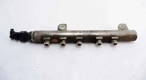 Alfa Romeo 159 Fuel injector supply line/pipe 