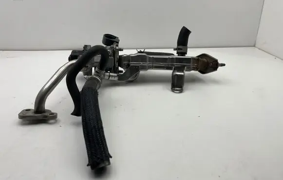 Toyota Prius+ (ZVW40) EGR valve cooler 2560137010B 15A15A1090
