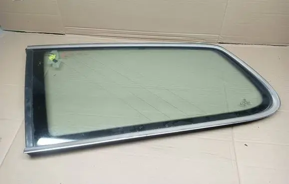 Volkswagen PASSAT B7 Rear side window 3AF845297