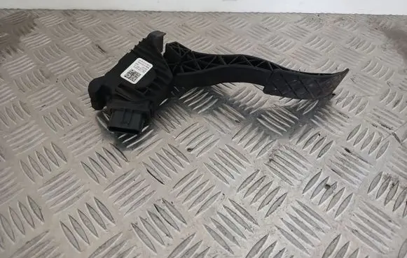 Volkswagen PASSAT B8 Accelerator throttle pedal 5Q1723503H