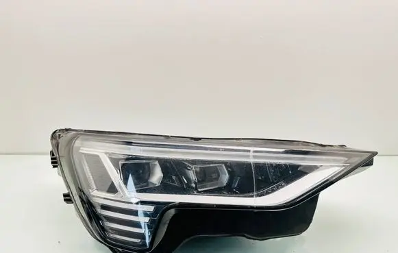 Audi e-tron Headlight/headlamp 080519102138 030111023400 4KE941040