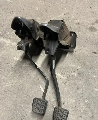Ford Ranger Pedal assembly UR79A