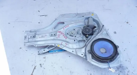 KIA Sportage Front wiper linkage and motor