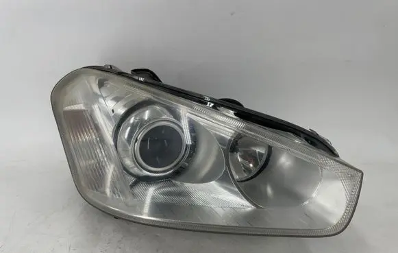 Ford C-MAX I Headlight/headlamp 16531200