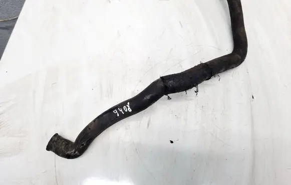 Volkswagen PASSAT B7 Engine coolant pipe/hose
