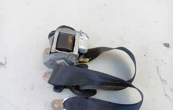 Volkswagen Golf V Seat belt trim 1K4857705AE