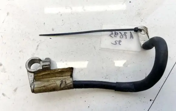 Volkswagen Touran I Positive cable (battery)