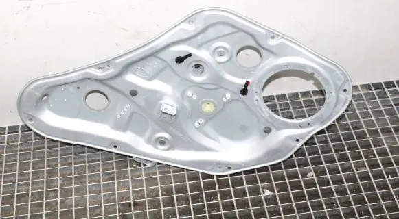 KIA Sorento Rear window lifting mechanism without motor